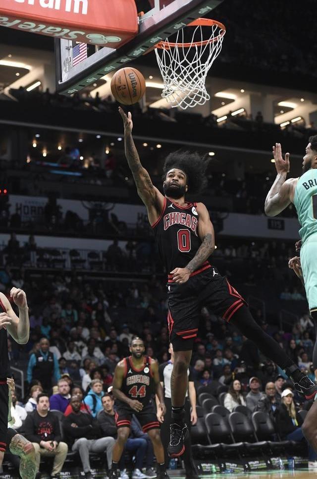 开云平台 -加时末段夏洛特黄蜂备战NBA季后赛，队长鼓劲细节曝光，悬念犹存，赛季目标并未改变的简单介绍