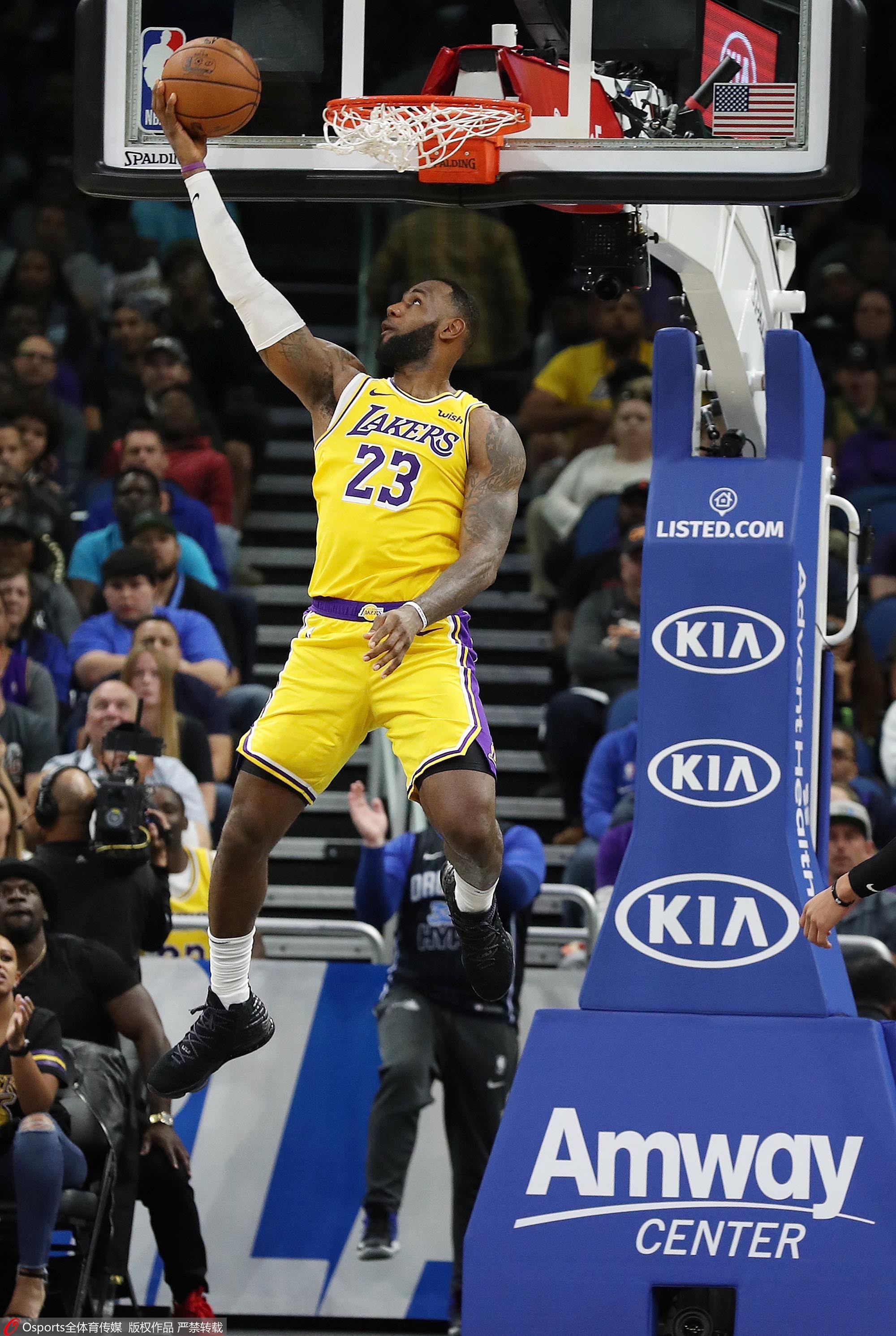 开云官方网站 -今晨洛杉矶湖人门线救险——中超节点到来，压力陡增，赛程密集仍需轮换 