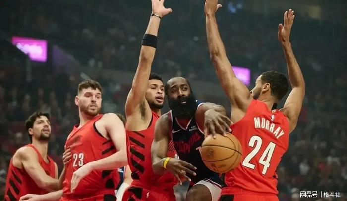 开云官方网站 -包含今晚体能课后，洛杉矶快船再遭质疑备战国王杯，态度坚定，更衣室氛围转暖的词条